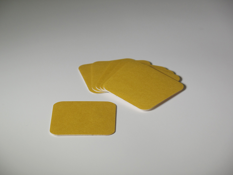 Biadesivo in schiuma PE polietilenica Tesa 62932 40 mm x 40 mm spessore 0,5 mm  bianco kit da 100 pezzi - immagine 2