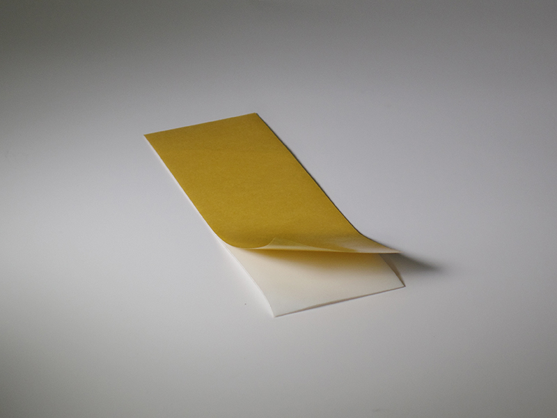 Biadesivo per il fissaggio in schiuma PE polietilenica Tesa 62932 - 50 mm x 145 mm - spessore 0,5 mm - bianco - immagine 3