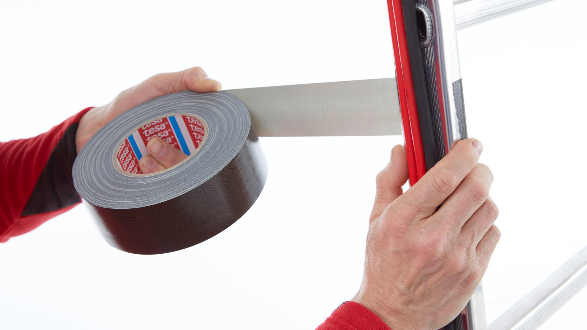 tesa 53799 mm 9 x 50 m single-sided canvas tape covered in PE Polyethylene, green color, thickness 0.31 mm - Image 3
