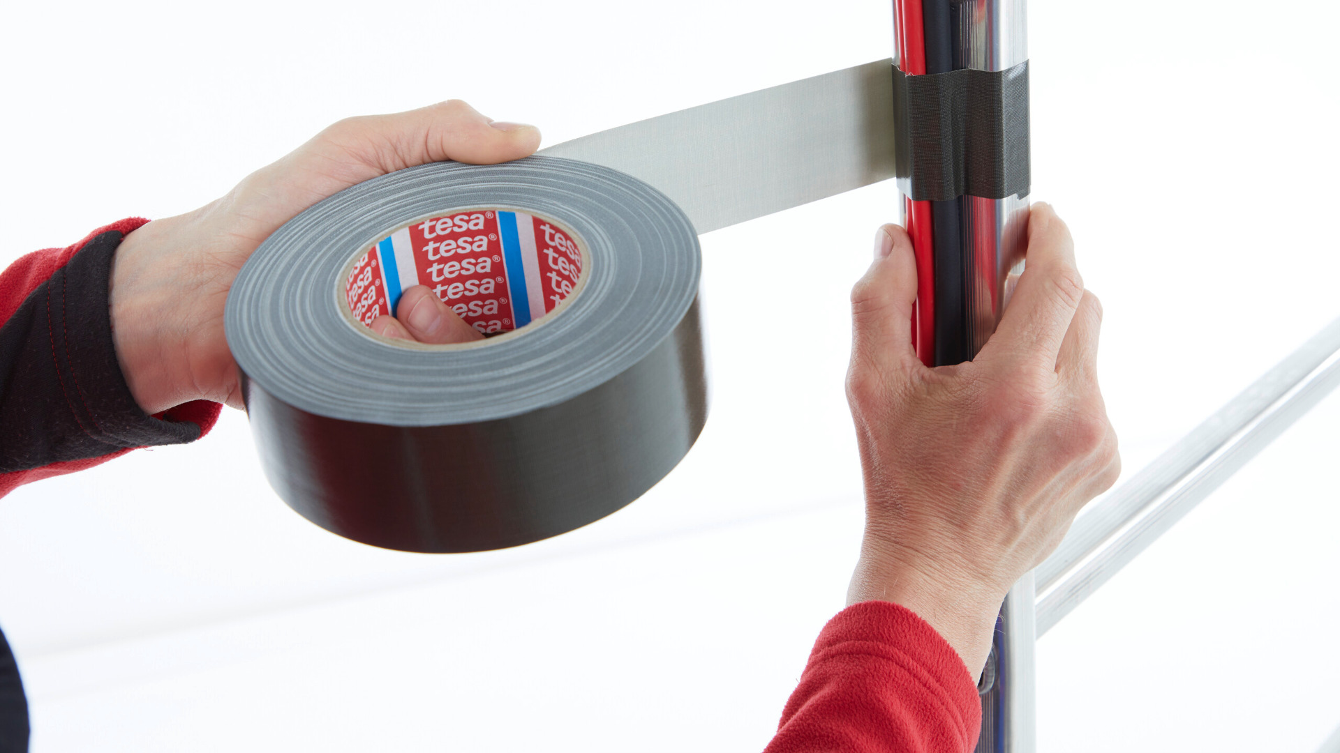 tesa 53799 mm 9 x 50 m single-sided canvas tape covered in PE Polyethylene, green color, thickness 0.31 mm - Image 4