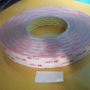 Nastro biadesivo acrilico ad alta tenuta 3M VHB 4905P formato mm 10 x 33 m - 0,5 mm - trasparente liner carta